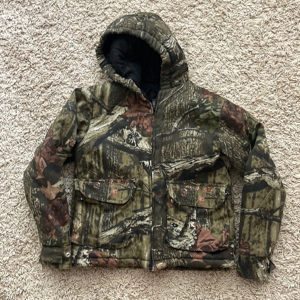 Youth size Large(10-12) mosey oak heavy hooded jacket